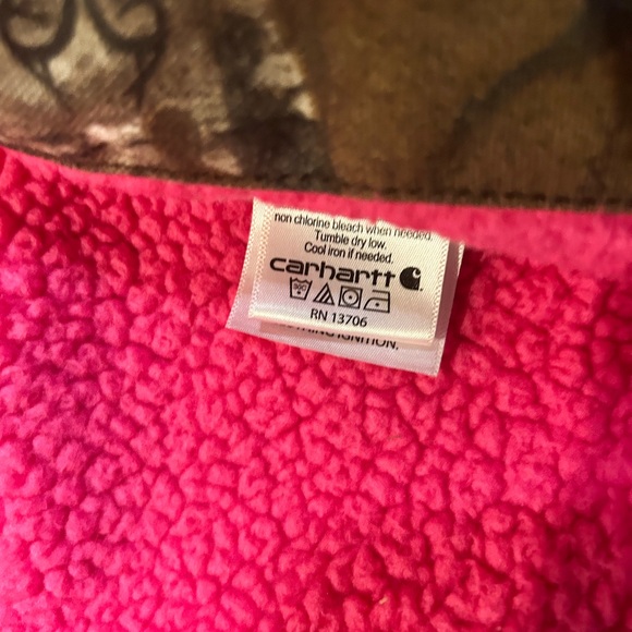 Carhartt Camouflage Jacket with Pink Fleece Lining - Picture 6 of 6